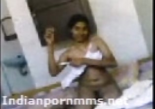 セクシー インド 女の子 ポージング インド 左のqrコードを読み取 ビデオ 訪問 indianpornmmsnet