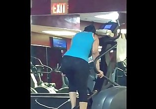 Bitch moving her ass at the gym
