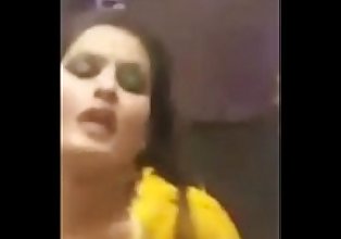 Hot indiase Bhabhi Verleidelijk dans in privé partij