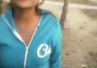 भारतीय लड़की झटका नौकरी करने के लिए BF में सड़क