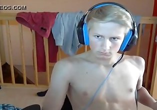 Cute Dutch teen shoots his cum on his hot body