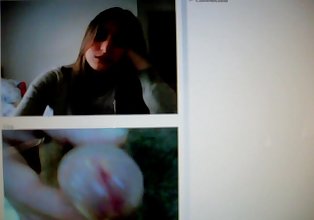 webcam menarik rambut pirang