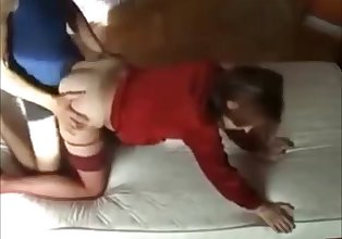 Redhead milf gets quickie on homemade sex tape