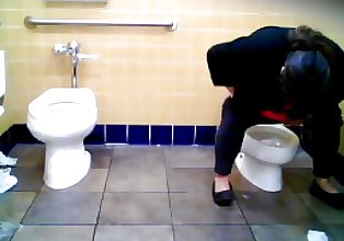 BBW Vrouw zweven Over de peuter Toilet