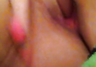 Szybka palec Kurwa z różowy paznokcie