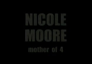 니콜 Moore