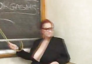 2 Grande boobed Las mujeres A la mierda en classromm