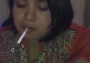 파키스탄 아줌마 읽기 불 러 시 에 펀잡 언어