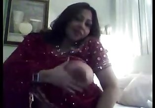 Hot Indian Girl Shows her Huge Boobs, Pussy Show
