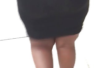 背の高い BBW 大きな booty MILF に tight 黒 ドレス 2