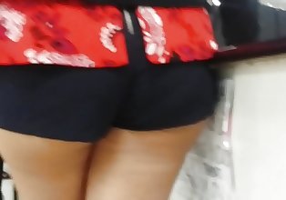 Candid sexy Asian milf ass.