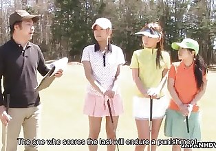 orang asia golf permainan ternyata ke a mainan sesi