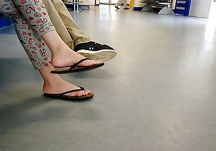 terang asia remaja gadis berayun-ayun flip flop seksi remaja tapak kaki