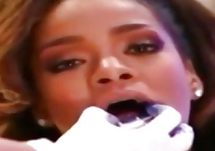 Rihanna & Trải dài Ra ngoài cổ họng cho tốt hơn nôn
