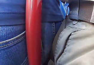 encoxada bus touching with dick, girl doesn\'t say no