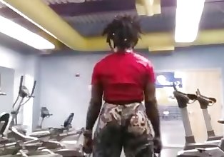 Sexy african girl workin out that ass in the gym