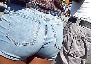 Thick booty in short shorts!