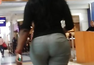 Candid ebony big sexy ass.