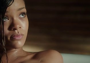 Rihanna - bleiben Nackt Bad