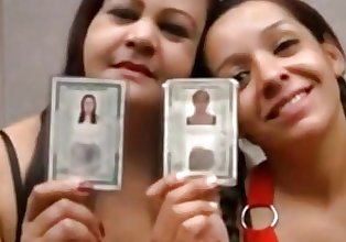 Braziliaanse Moeder verhuur haar dochter eten haar tot