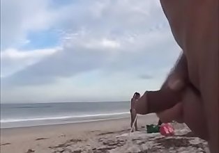 Pissing and cum for Black Girls on Beach !