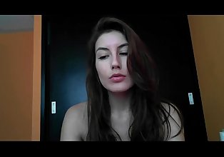 युवा लैटिन देश की किशोरी मैस्टर्बेटिंग करने के लिए महिला स्खलन सुख अधिक पर rukiddingcams