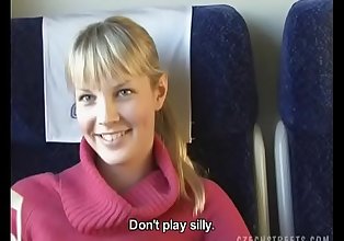 tsjechisch straten blond Meisje in trein