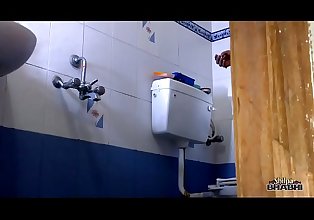 Big Titten Indische shilpa Bhabhi Gefickt in Dusche