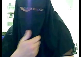 Arabian Burka girl play with huge tits - TRFE.RO