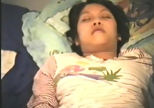 tailandesa dormida en su cam