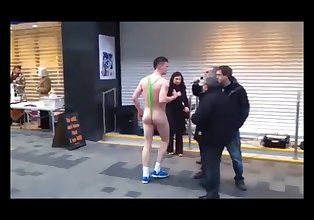 guy in een mankini interupts antigay protest
