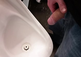 ฉี่ ใน urinal