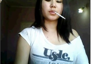 Sexy asiático fumar