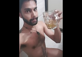 भारतीय लड़का पेशाब & कम
