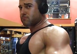 Muscle Bodybuilder Trains Big Sweaty Pecs Hot