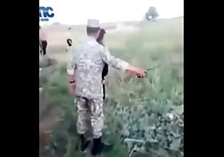 militares follando con prostituta antes 德 ir 一个 la guerra