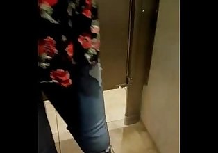 WTF dat Meisjes doen in Toilet Wow