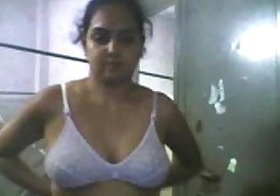 sexroulette24.com - Showing boobs on webcam