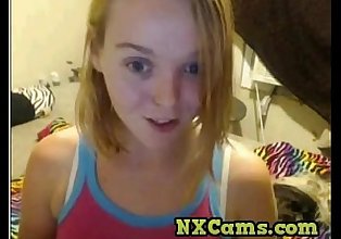 a sangat lucu remaja telanjang di webcam