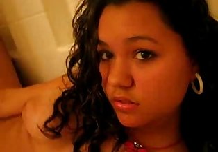 Young girl masturbates for her boyfriend - www.24camgirl.com